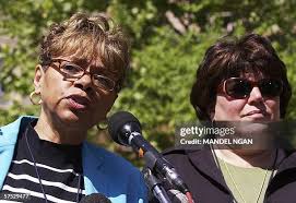 96 fotos e imágenes de alta resolución de Lisa Dolan