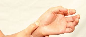 This is lungimea degetelor de la maini by gif nova on vimeo, the home for high quality videos and the people who love them. Mi Se Umfla Mainile Cand Dorm Despre ViaÈa Din Romania