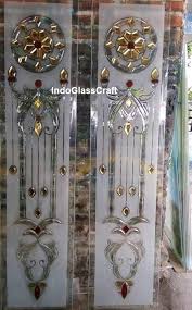 Simak penjelasan dan daftar harganya, yuk! Kaca Inlay Jendela Kombinasi Warna Kaca Gold Bunga Tulip Indo Glass Craft