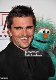 Fran Brill of Sesame Street, musician Juanes, Carmen Osbahr of Sesame...  News Photo