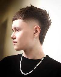 Like it or not, the cut mullet is gaining popularity thanks to tik tok's challenge, 'one minute of mullet', and celebrities like miley cyrus y rihanna they have looked amazing with this style. 40 Iconic Modern Mullet Haircuts For Men 2021 Hairmanz