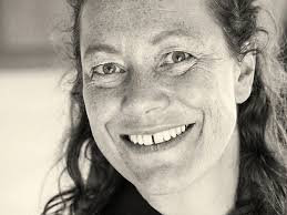 Costume Dramaturgies