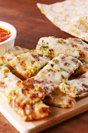 90 Low Carb Dishes That Taste Surprisingly Indulgent Recipes Zucchini Cheesy Bread Cheesy Bread