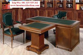 Meja kantor minimalis lseperti yang anda lihat tersebut adalah produk furniture kantor yang kami tawarkan untuk anda dengan gaya dan desain minimalis modern. Desain Meja Kantor Jati Pimpinan Modern Trend Meja Kantor Jati Direktur Masa Kini Referensi Meja Kerja Kantor Jati Classic Ahli Meja Meja Kantor Desain Meja