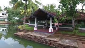 It overlooks the backwaters of kumarakom, alleppey and kerala. Windsor Castle Kottayam Youtube