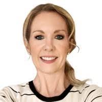 Lori Irwin's Instagram, Twitter & Facebook