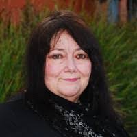 Linda Everhart's Instagram, Twitter & Facebook