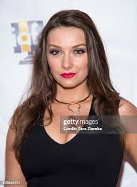 Rachel Mullins's Instagram, Twitter & Facebook