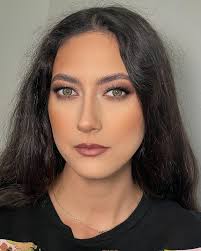 Alexandra Grosu Make-up Artist