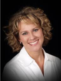 Traci Bell's Instagram, Twitter & Facebook