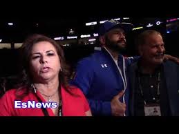 Saul 'canelo' alvarez admitted he thought billy joe saunders had suffered a broken cheekbone after he caught the englishman with a flurry of punches on his way to a unification victory in texas. Canelo Mom Very Proud Of Her Son Esnews Boxing Youtube