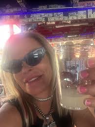 Jan Drewry's Instagram, Twitter & Facebook