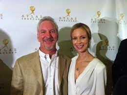 He lives with his beautiful wife, jan, in nashville. Phil Valentine On Twitter Phil Valentine And Laura Regan Thelauraregan Dagny Taggart At The Atlas Shrugged 3 Premiere Atlasshrugged Http T Co Rxyw1te03k