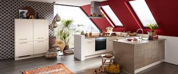 Meistens bleiben da die frauen stehen, denn sie brauchen immer etwas neues, schönes und nützliches … ihren haushalt. Farbgestaltung In Der Kuche Wandfarben Und Farbwirkungen Ihr Kuchenfachhandler Aus Essen Erwo Kuchen