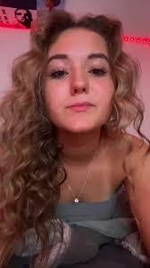 Hannah Marlow's Instagram, Twitter & Facebook