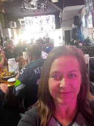 I got these roses for $8 at Kroger! 🤯 The greenery was $4. ❤️🌺