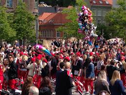 I vårt enorme sortiment finner du det meste du trenger, som flagg, partytelt og grillkull. 17th May Norwegian Constitution Day Annual Events Visitbergen Com