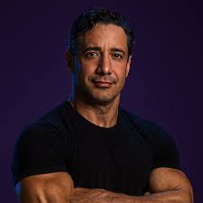 Christopher D. White (@ZanderKelly30)