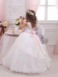 Hochzeitskleid ~ hochzeitskleider (brautkleid) und mode für die braut hochzeitsmode fast jedes kleid oder ensemble passt. Prinzessin Kindermode Hochzeit Blumenmadchen Kleid Weiss Tull Spitze Schleife Gurtel