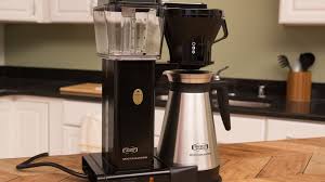 Cette dernière fait office de couteau suisse pour la marque dans un premier temps, avant d'attaquer quoi que ce soit, il faudra commencer par se procurer cam. Technivorm Moccamaster Kbt 741 Review This Pricey Technivorm Coffee Maker Delivers Masterful Brews In Style Cnet