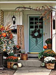 Then i showed him how to feed the new strip through a link and then stick it together to make a new link. Front Porch Halloween Decoration Ideas Fun And Easy Ideas Vorgarten Dekorieren Veranda Dekoration Herbst Dekoration
