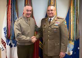 Conferinţa comandamentului forţelor armate ale statelor unite ale americii din europa (eucom) reuneşte şefii armatelor din europa centrală pentru a dezbate modul în care alianţa poate răspunde cel mai bine la provocările globale de securitate. Analiza Evenimentelor Si Deciziilor Privind Seful Statului Major Al Apararii Radu Tudor