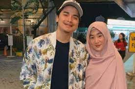 Larissa chou dikenal berprofesi sebagai seorang make up artist. Biodata Muhammad Alvin Faiz Dan Larissa Chou