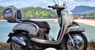 Nuansa retro dapat dikatakan mudah untuk diaplikasikan pada motor scoopy karena memang pada dasarnya desain motor scoopy ini cenderung memiliki gaya retro. Kumpulan Modifikasi Motor Scoopy Retro Terbaru Dan Terlengkap Modifikasi Motor Vixion Terbaru