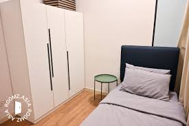 Casa indah 2 corner condo for rent.partly furnished with kitchen cabinet, fridge, washing machine etc.please contact mr. Fully Furnished Middle Room For Rent At Casa Indah 2 Roomz Asia