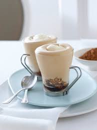 Per prima cosa versare la panna fredda in una ciotola. Mousse Di Caffe Con Spuma Al Mascarpone Sale Pepe