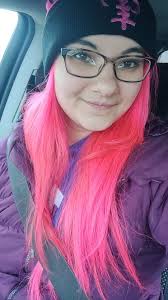 Just wanted an excuse to show off my neon pink hair 🥺💞