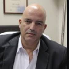 Dr Roger Torres Cordero , Neurocirujano- Cirugía de Cerebro y Columna