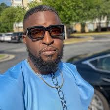 Victor Carbone's Instagram, Twitter & Facebook