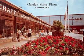 Garden State Plaza Open Air Mall Circa 1969 Before The Mall Was Eventually Enclosed Garden State Plaza Paramus Bergen County New Jersey