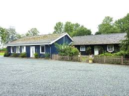 See search results for this author. Und Am Ende Der Strasse Steht Ein Strandhaus Am See