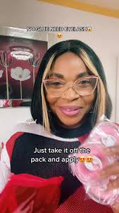 Innovative No Glue Needed Eyelash Review by Basic Dripping