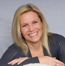 Katrina Mayer's Instagram, Twitter & Facebook