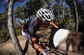 Mathieu van der poel, a sus 26 años, ya parece haber confirmado la predicción de su abuelo: Mathieu Van Der Poel Sweeps Uci Race Weekend With Broken Scaphoid Will Race Xc World Cup With Screw In His Hand Canadian Cycling Magazine
