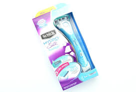 Combining the uniquely designed schick hydro silk razor with advanced trimming technology, this razor shaves, trims, and transforms with just the flip of a handle. 50x Schick Hydro Silk Trimstyle Razor Giveaway