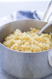Quinoa in an instant pot, or any electric pressure cooker is amazing and is one of those magic recipes, where you can't believe step by step instapot quinoa guide which includes water to quinoa ratio, cooking times, how to season quinoa, instant pot quinoa recipe ideas and so much more. How To Cook Quinoa Perfectly Fluffy Quinoa Recipes