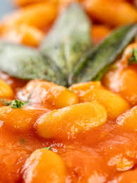 Italian vegetable fagioli with toasted couscous. Fagioli All Uccelletto Italian Baked Beans Krumpli