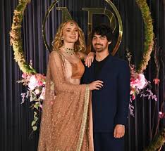 Vienen cosas nuevas e increíbles que hemos. Las Bodas Mas Esperadas Parejas Famosas Que Se Casaran En 2019 Famosos
