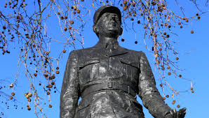 Retrouvez la définition de condamner, mais  définitions de condamner. Passionne Par Le General De Gaulle Ce Francais De Londres Prepare Un Documentaire Sur La France Libre