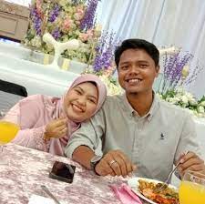Suami istri yang melakukan kewajibannya dan memperhatikan tanggung jawabnya akan mampu mewujudkan ketentraman dan ketenangan hati sehingga sempurnalah kebahagiaan suami istri tersebut.1 2 dalam pembahasan ini, yang dimaksud dengan hak adalah. Anis Nabilah Anisnblh94 Twitter
