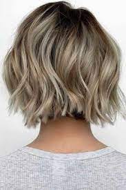 21 Nouveaux Courts Bob Coupes De Cheveux A Essayer En 2019 In 2020 Short Wavy Bob Wavy Bob Hairstyles Bob Hairstyles