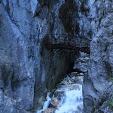 Besonders gefährdet ist der bereich am oberen. Das Hollental Wilde Romantik Im Wetterstein Posts Facebook