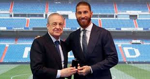 Sergio ramos tussles with liverpool's mohamed salah in the 2018 champions league final, leading to an injury for the egyptian that put him out of the game. Ogd Ow6xtachdm