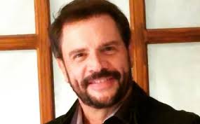 El 18 de enero de 2019 la actriz ginny hoffman insinuó antes las cámaras de varios medios de comunicación mexicanos, que su exesposo héctor parra había tenido un comportamiento inadecuado con. Detuvieron Al Actor Hector Parra Por El Presunto Abuso De Su Hija Quever