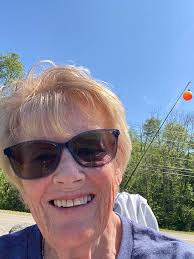 Where to find live shiners in Charleston?