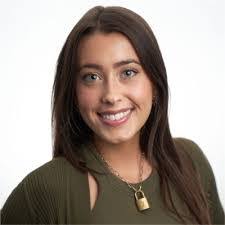 Maggie Finn's Instagram, Twitter & Facebook